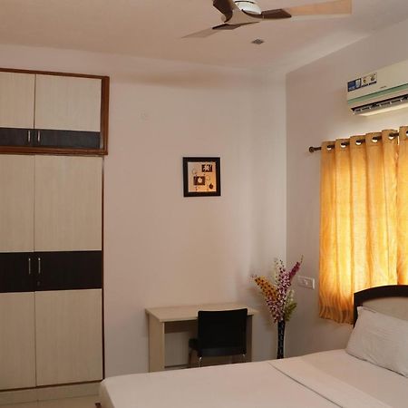 Fiesta House Pallikaranai Hotell Chennai Eksteriør bilde